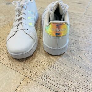 Adidas White Kids sneakers with iridescent detail size 5.5